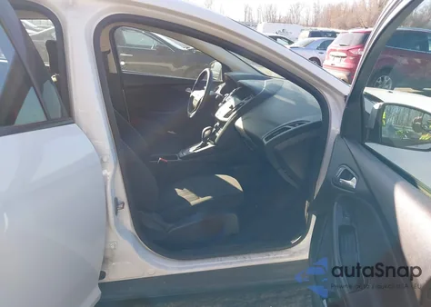 2018 Ford Focus Se z USA, uszkodzony, nr VIN 1FADP3FE4JL296499